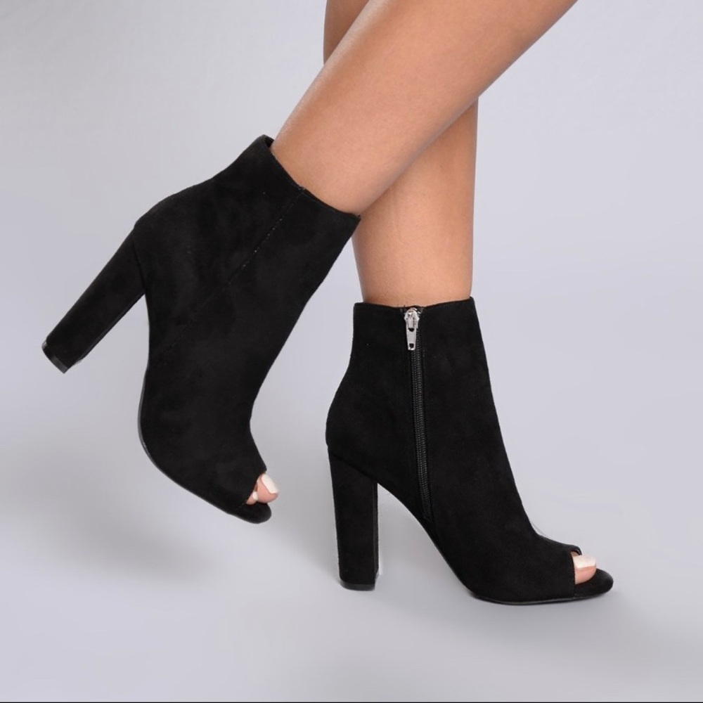 FASHION NOVA NWT BOOTIE PEEP TOE HEELS in Black